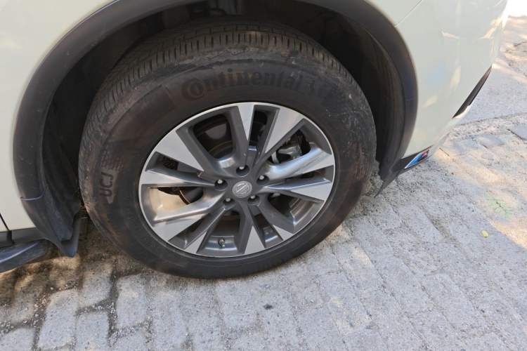Used Nissan Murano 2021 2.5L XL Two-Wheel Drive Smart Connect Luxury Edition Right Front Wheel Hub