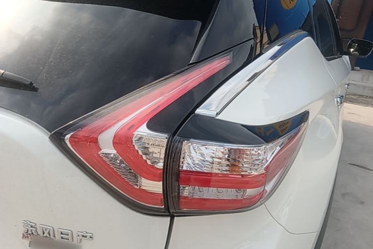 Used Nissan Murano 2021 2.5L XL Two-Wheel Drive Smart Connect Luxury Edition Right Rear Taillight