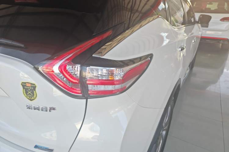 Used Nissan Murano 2021 2.5L XL Two-Wheel Drive Smart Connect Luxury Edition Right Rear Taillight