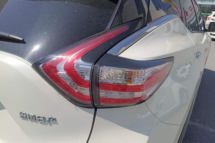 Used Nissan Murano 2021 2.5L XL Two-Wheel Drive Smart Connect Luxury Edition Right Rear Taillight