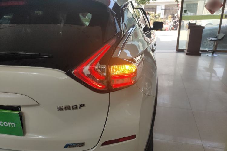 Used Nissan Murano 2021 2.5L XL Two-Wheel Drive Smart Connect Luxury Edition Right Rear Taillight