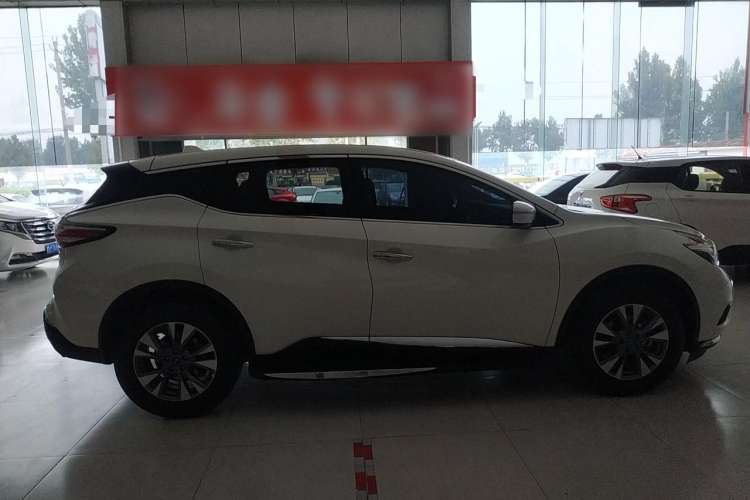 Used Nissan Murano 2021 2.5L XE Two-Wheel Drive Elite Edition Right Side