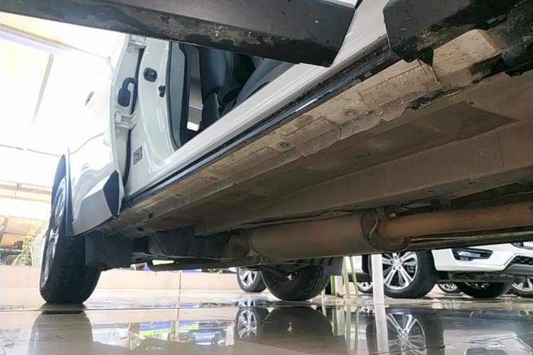 Used Nissan Murano 2021 2.5L XL Two-Wheel Drive Smart Connect Luxury Edition Right Side Sill