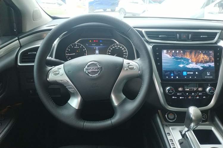 Used Nissan Murano 2021 2.5L XL Two-Wheel Drive Smart Connect Luxury Edition Steering Wheel