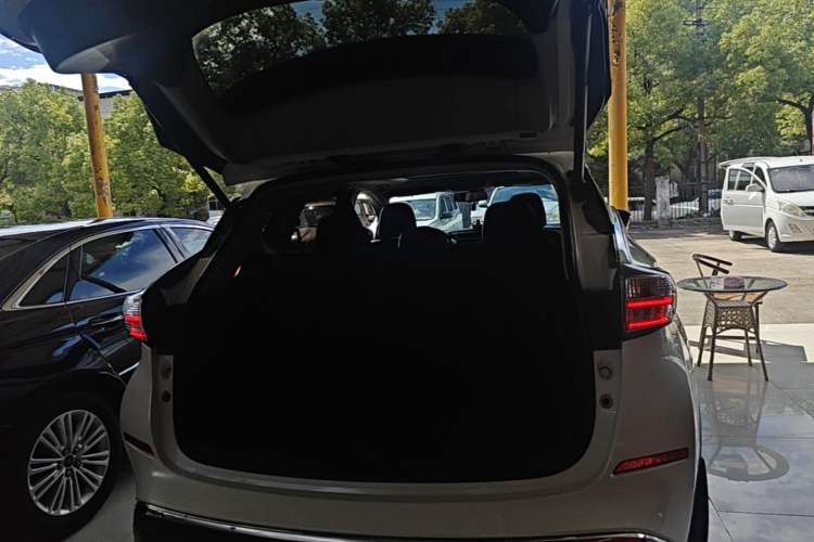 Used Nissan Murano 2021 2.5L XL Two-Wheel Drive Smart Connect Luxury Edition Trunk