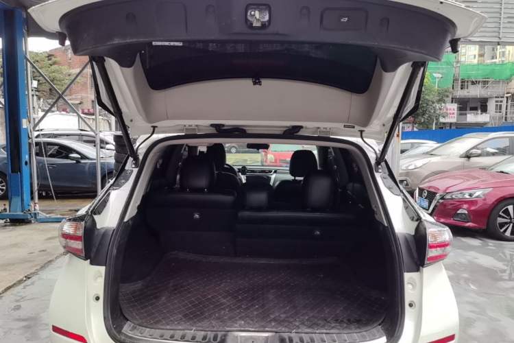 Used Nissan Murano 2021 2.5L XE Two-Wheel Drive Elite Edition Trunk