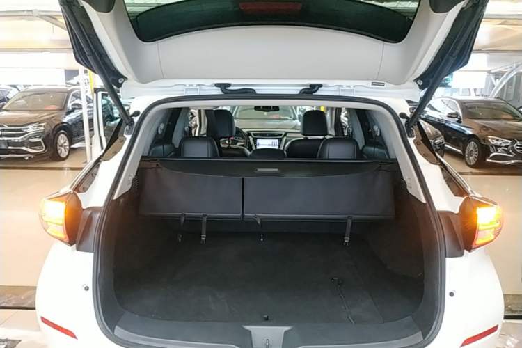 Used Nissan Murano 2021 2.5L XL Two-Wheel Drive Smart Connect Luxury Edition Trunk