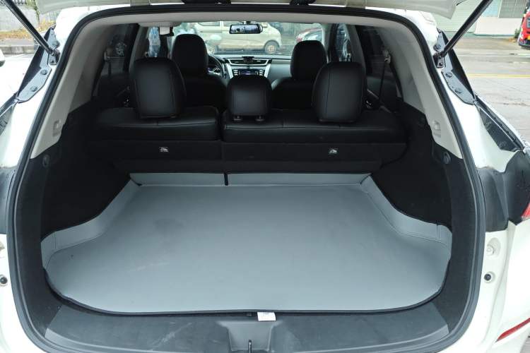 Used Nissan Murano 2021 2.5L XE Two-Wheel Drive Elite Edition Trunk