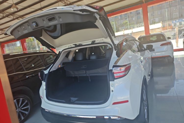 Used Nissan Murano 2021 2.5L XL Two-Wheel Drive Smart Connect Luxury Edition Trunk