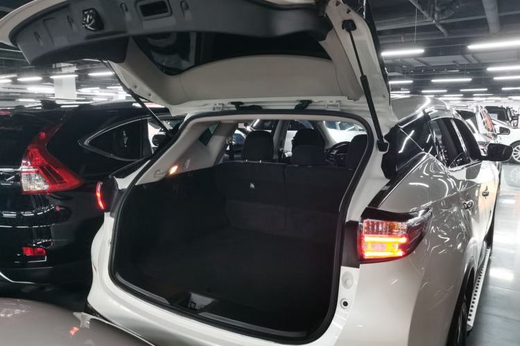 Used Nissan Murano 2021 2.5L XE Two-Wheel Drive Elite Edition Trunk