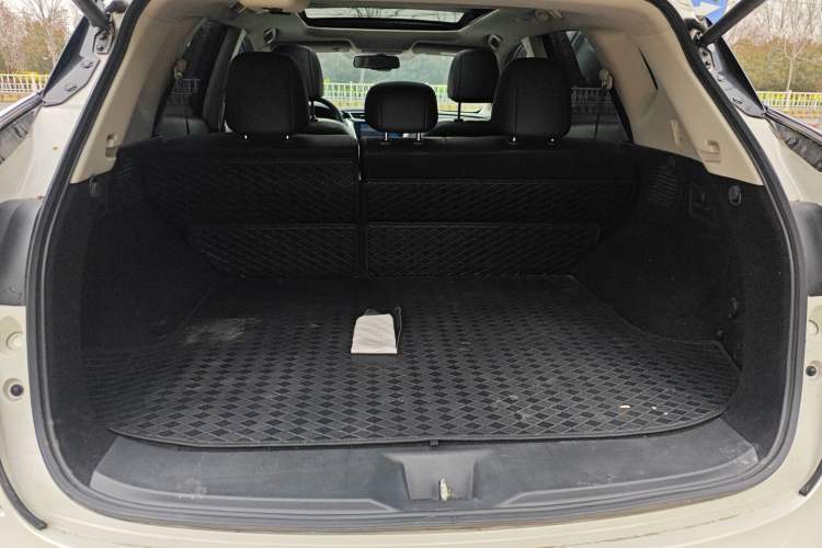 Used Nissan Murano 2021 2.5L XL Two-Wheel Drive Smart Connect Luxury Edition Trunk