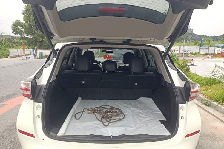 Used Nissan Murano 2021 2.5L XL Two-Wheel Drive Smart Connect Luxury Edition Trunk