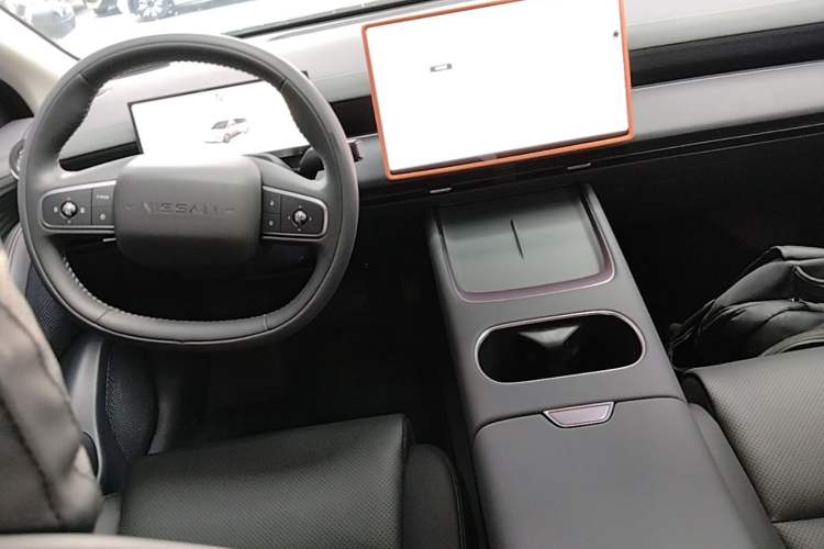 Used Nissan N6 2026 Model 180 Pro Center Console