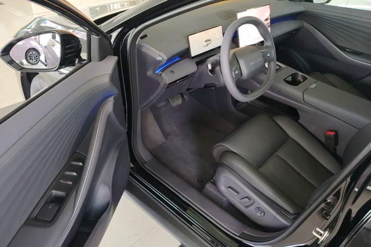 Used Nissan N6 2026 Model 180 Max Driver Seat