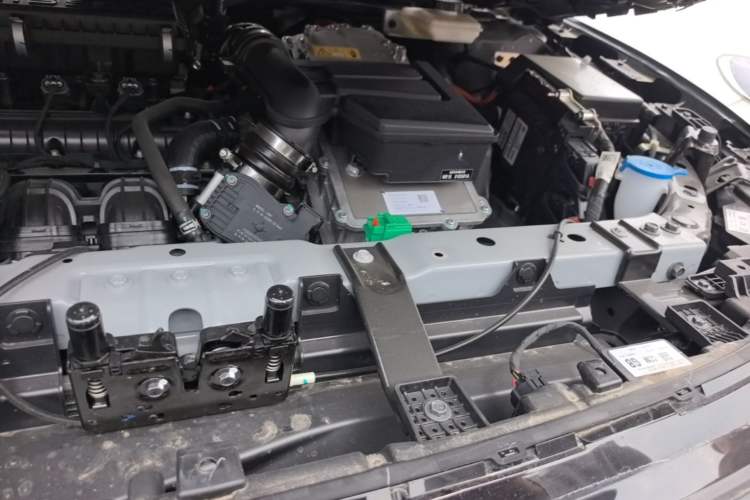 Used Nissan N6 2026 Model 180 Pro Engine Bay Left
