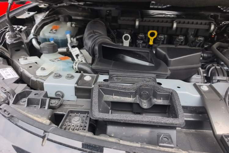 Used Nissan N6 2026 Model 180 Pro Engine Bay Right