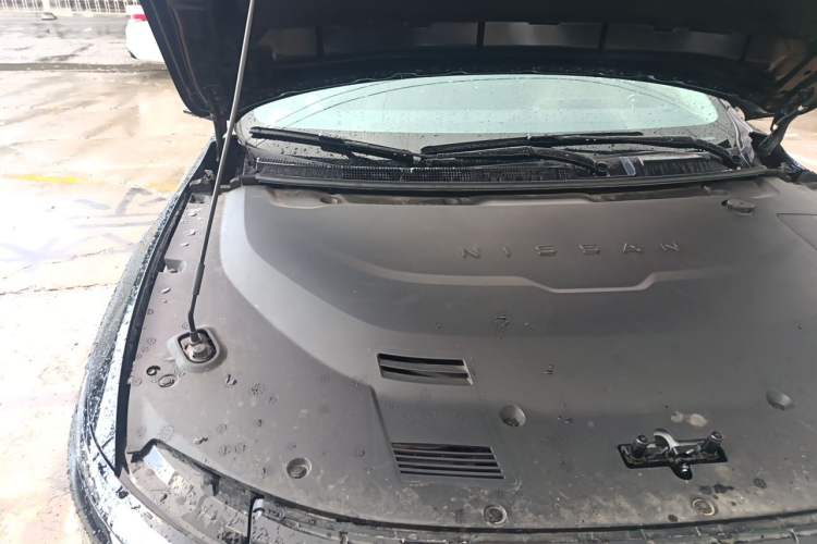 Used Nissan N6 2026 Model 180 Max Engine Bay Right