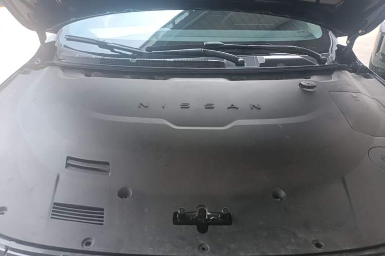 Used Nissan N6 2026 Model 180 Max Engine Bay