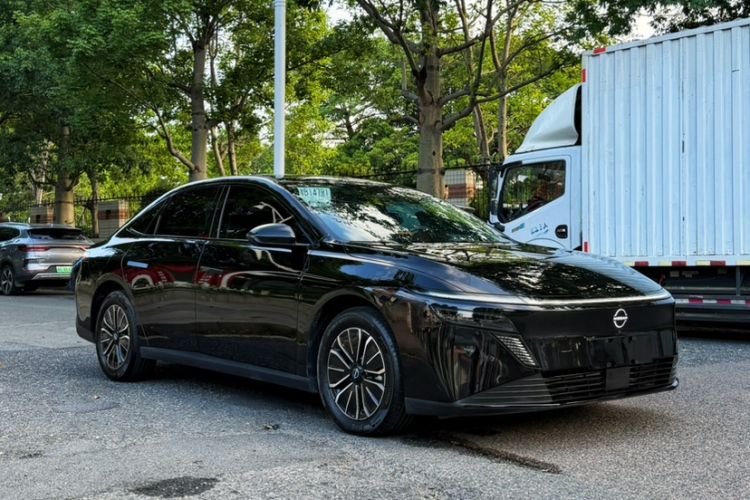 Used Nissan N6 2026 Model 180 Pro Exterior 1