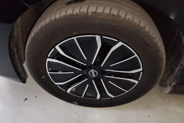 Used Nissan N6 2026 Model 180 Pro Exterior 4