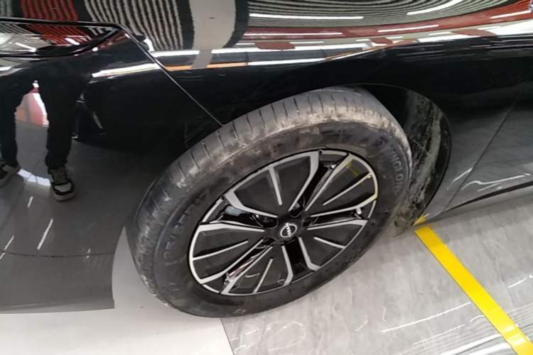 Used Nissan N6 2026 Model 180 Max Exterior 4