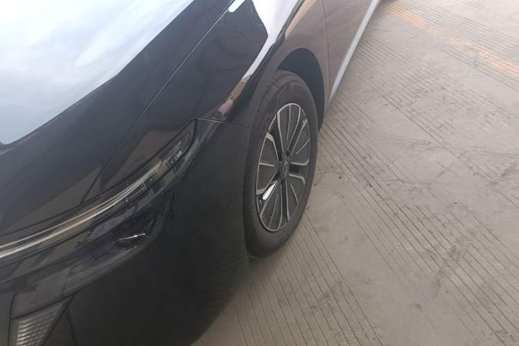 Used Nissan N6 2026 Model 180 Max Exterior 4