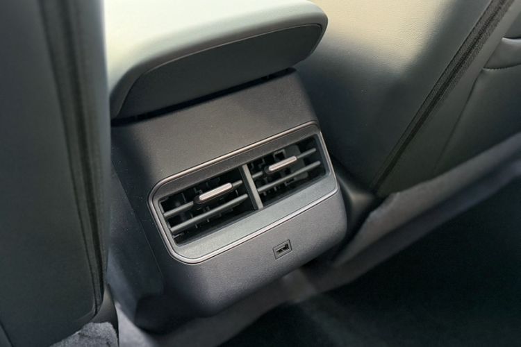 Used Nissan N6 2026 Model 180 Pro Interior 12