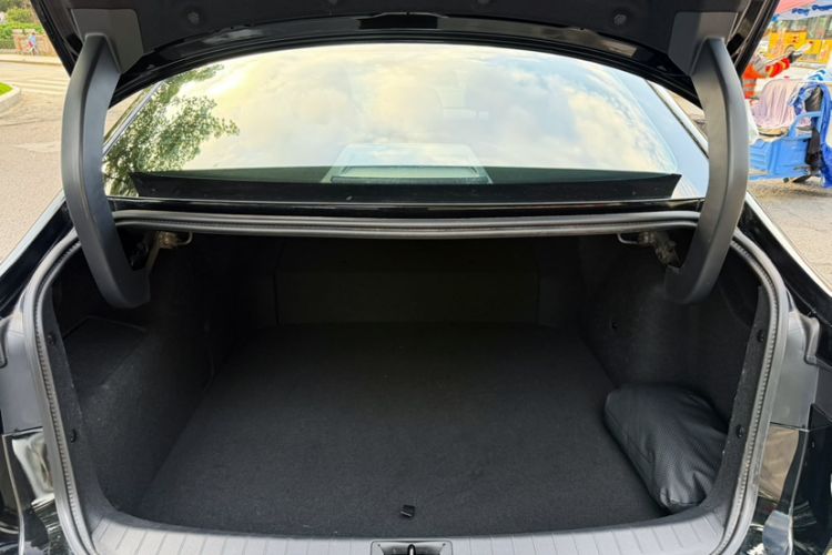 Used Nissan N6 2026 Model 180 Pro Interior 3