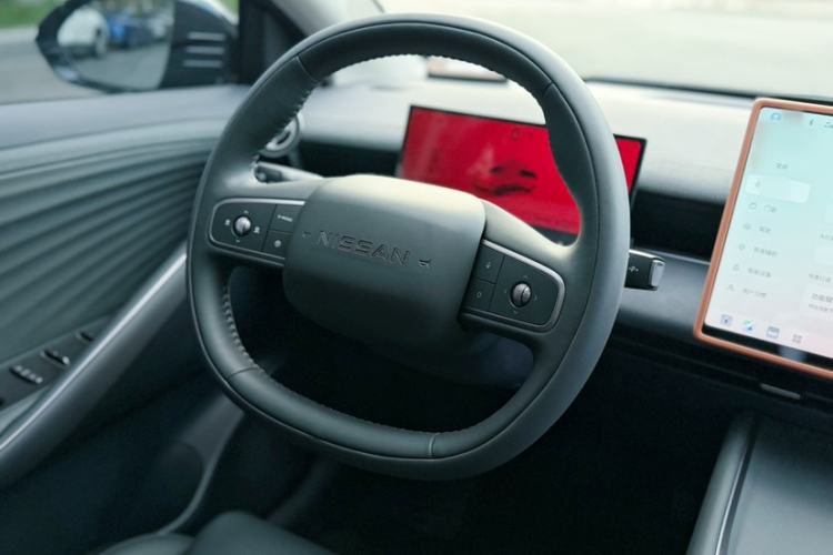 Used Nissan N6 2026 Model 180 Pro Interior 4