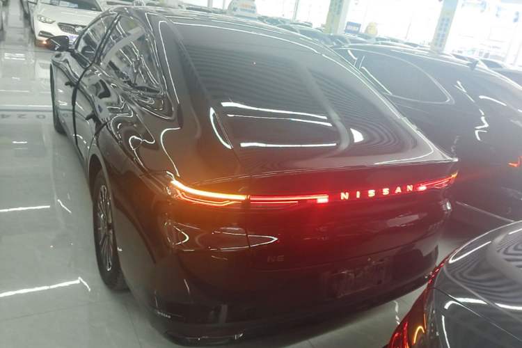 Used Nissan N6 2026 Model 180 Max Rear