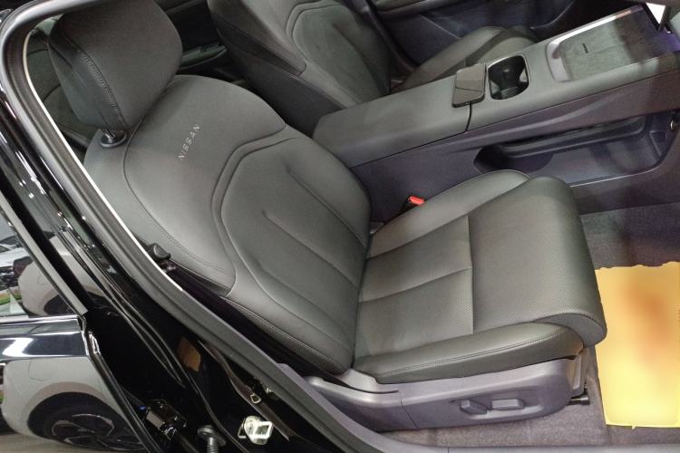 Used Nissan N6 2026 Model 180 Max Right Front Seat