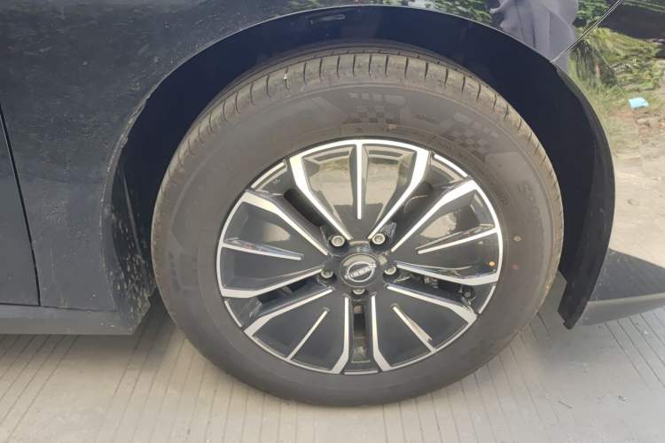 Used Nissan N6 2026 Model 180 Max Right Front Wheel Hub