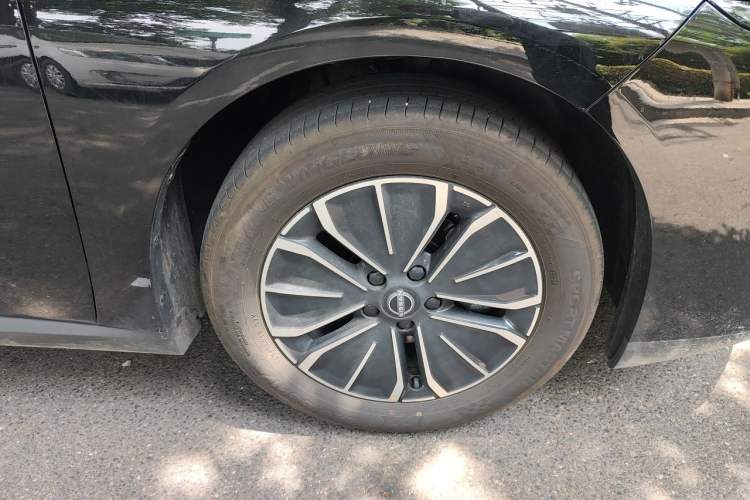 Used Nissan N6 2026 Model 180 Pro Right Front Wheel Hub