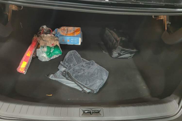 Used Nissan N6 2026 Model 180 Max Trunk