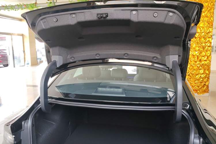 Used Nissan N6 2026 Model 180 Max Trunk
