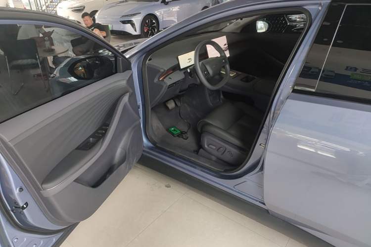 Used Nissan N6 2026 Model 180 Max Driver Seat