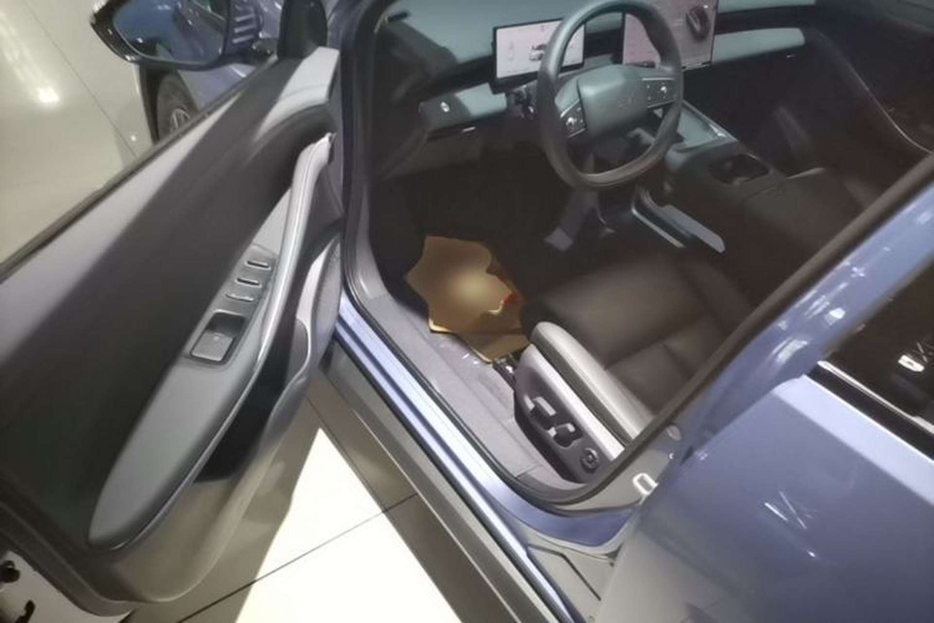 Used Nissan N6 2026 Model 180 Max Driver Seat