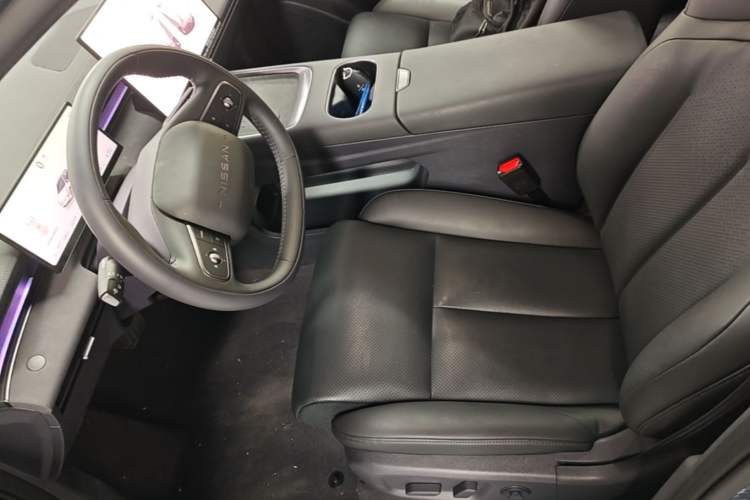 Used Nissan N6 2026 Model 180 Max Driver Seat