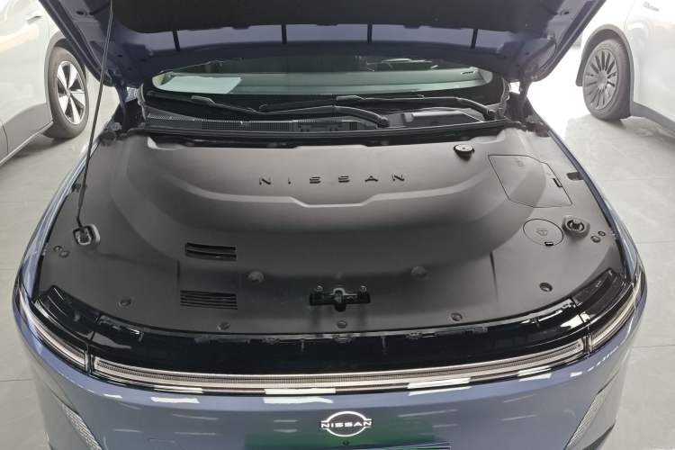Used Nissan N6 2026 Model 180 Max Engine Bay
