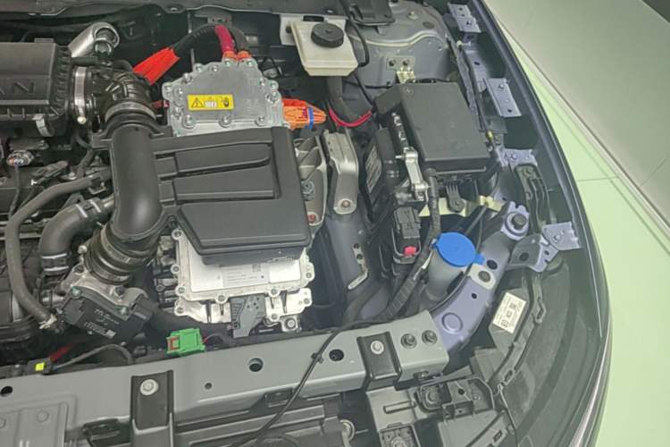 Used Nissan N6 2026 Model 180 Max Engine Bay Left