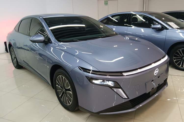 Used Nissan N6 2026 Model 180 Max Exterior 1