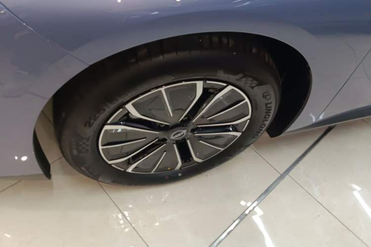 Used Nissan N6 2026 Model 180 Max Exterior 4