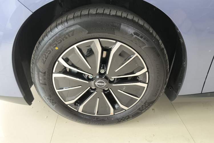 Used Nissan N6 2026 Model 180 Max Left Front Wheel Hub
