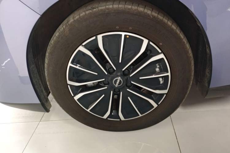 Used Nissan N6 2026 Model 180 Max Left Front Wheel Hub