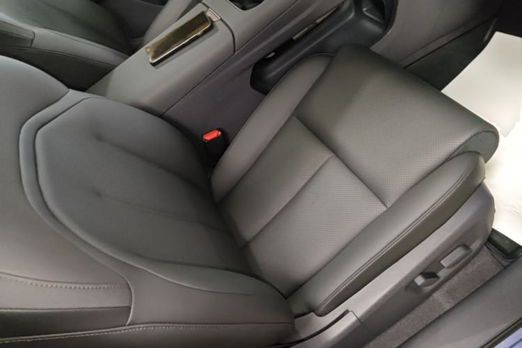 Used Nissan N6 2026 Model 180 Max Right Front Seat
