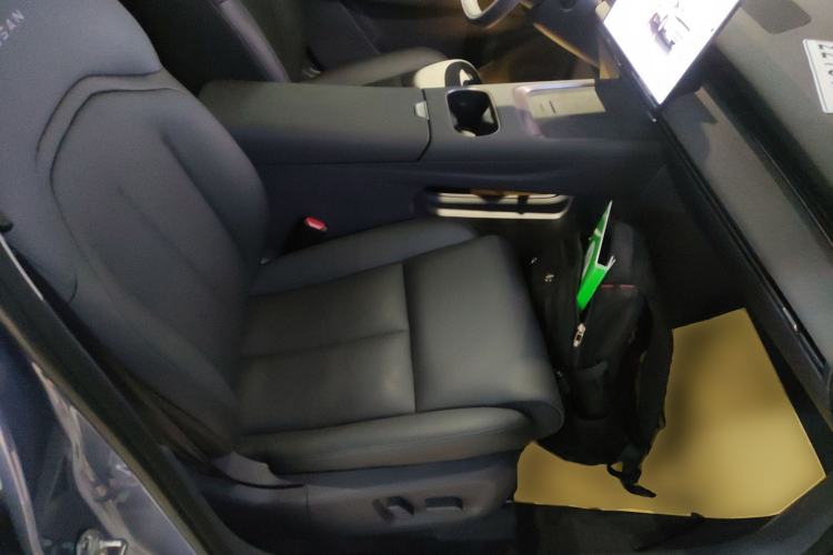 Used Nissan N6 2026 Model 180 Max Right Front Seat