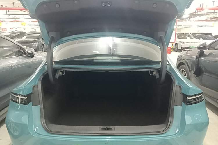 Used Nissan N6 2026 Model 180 Max+ Trunk