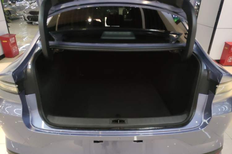 Used Nissan N6 2026 Model 180 Max Trunk