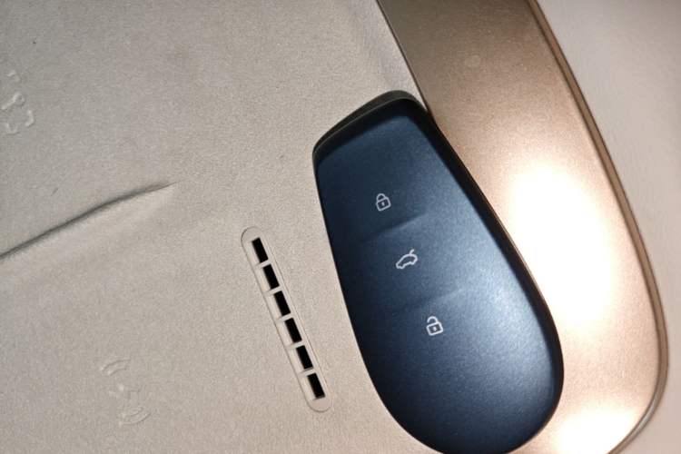 Used Nissan N6 2026 Model 180 Max+ Vehicle Key