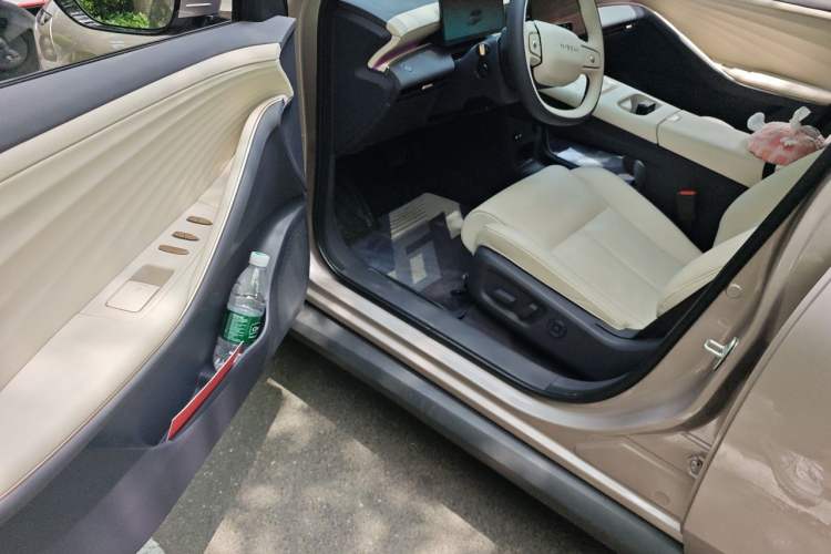 Used Nissan N6 2026 Model 180 Max Driver Seat